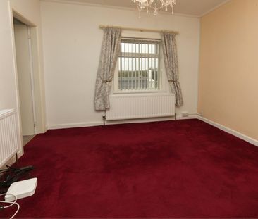 Bungalow to rent on - Photo 1