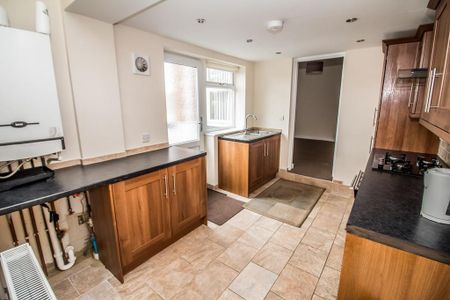 2 bedroom flat to rent - Photo 3