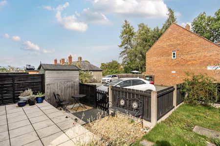 Manor House Close, Montgomery - Photo 5