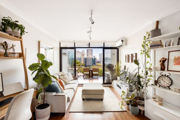 15/2-4 Bellevue Street, Surry Hills NSW 2010 - Apartment For Rent | Domain - Photo 1