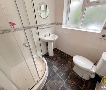 5 bedroom detached house to rent - Photo 2