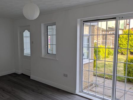 3 Bed End Terrace, Stonegate Drive, L8 - Photo 4