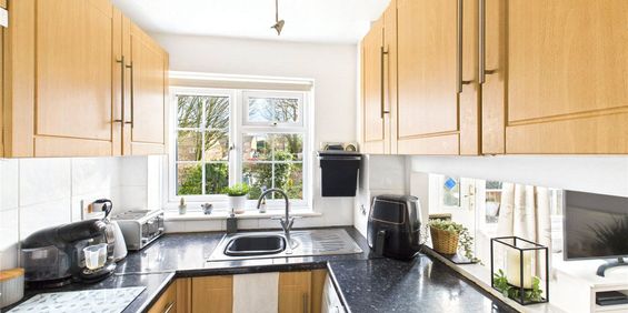 St. Benedicts Close, Hampshire St. Benedicts Close, Hampshire - Photo 3