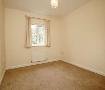 Dovedale, Swindon, Wiltshire, SN25 - Photo 3