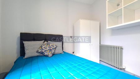 1 bedroom in a flat share to rent - Photo 3