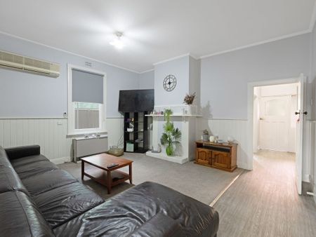 CENTRAL LOCATION - Photo 2