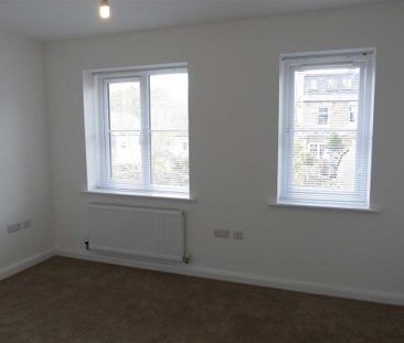 2 bedroom mews to rent - Photo 6