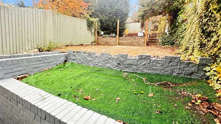 1 bedroom house to rent Russell Rise, Luton, Bedfordshire, LU1 - Photo 5