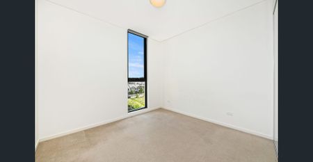 Sensational 3 Bedroom Apt with Garden View - Photo 4