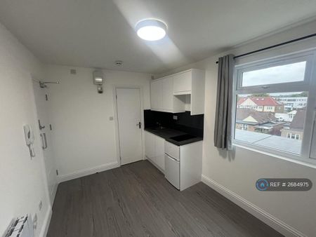 Studio to rent - Photo 3