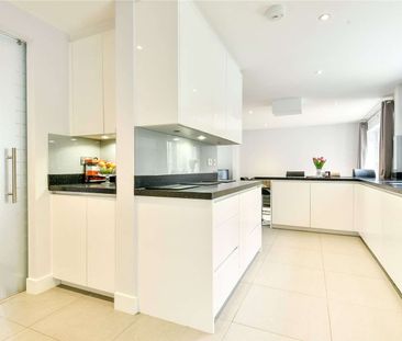 An ideally located family home presented to a high standard throughout - Photo 1