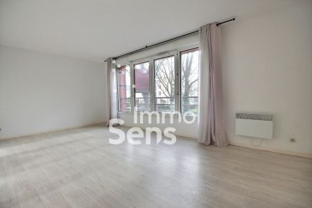 Location appartement - Lille VIEUX LILLE - Photo 2