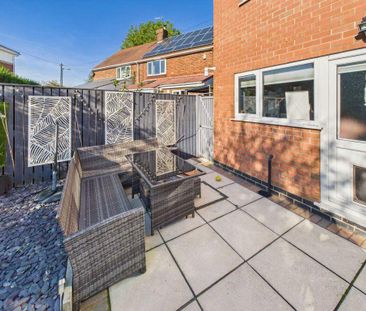 5 bedroom semi-detached house to rent - Photo 4