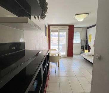 Location Appartement 1 pièce 19m² NICE 06300 - Photo 2