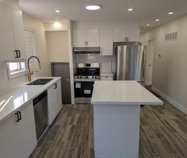 For Lease - 78 PORTSDOWN Road, Toronto, Ontario - Photo 3