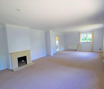 5 bedroom detached house to rent - Photo 2