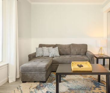 For Lease - 5283 Buchanan Avenue, Niagara Falls, Ontario - Photo 3