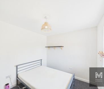 6 bedroom semi-detached house to rent - Photo 2