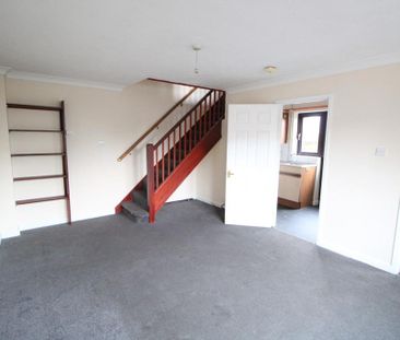2 bedroom semi-detached house to rent - Photo 2