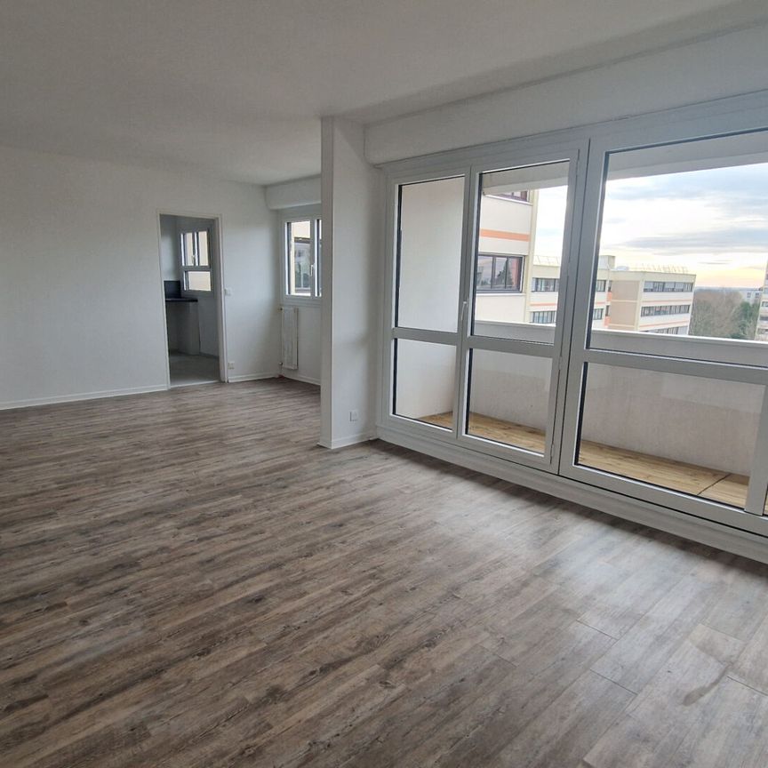 Location Appartement 3 pièces 83m² MONT ST AIGNAN 76130 - Photo 1