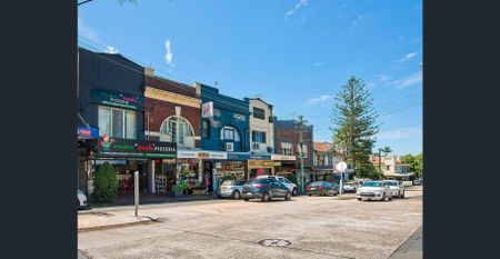 Apartment Charm! - Photo 3