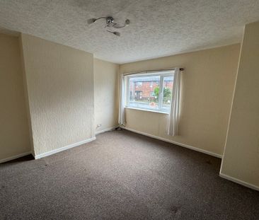 Dinmore Avenue, Blackpool - Photo 2