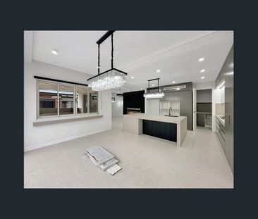 Luxurious Quality Home! - Photo 4