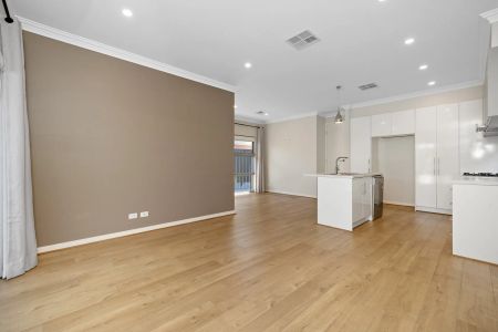 Modern & Low-Maintenance Townhouse for Rent! - Photo 2