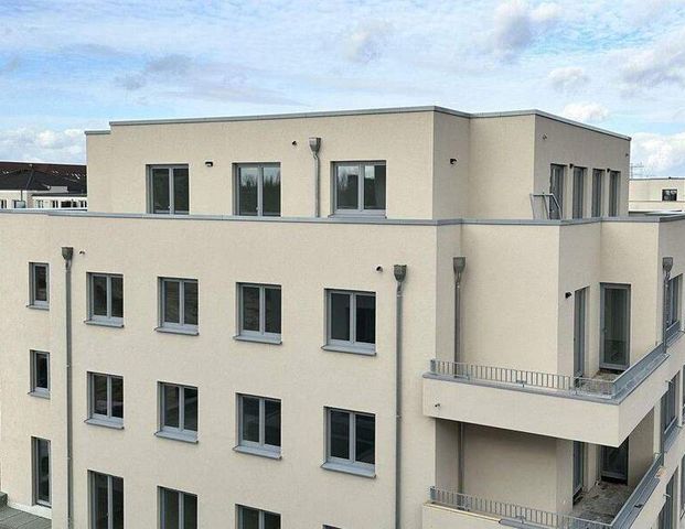 Exklusive, neuwertige 3-Zimmer-Wohnung mit Balkon, Blick ins Grüne in Berlin-Karlshorst - Photo 1