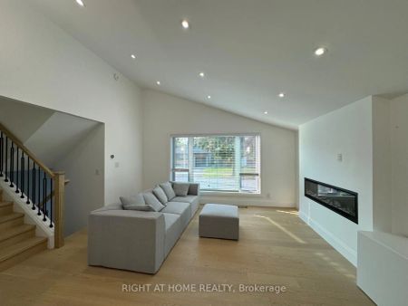 Detached Home For Lease | W9229490 - Photo 3