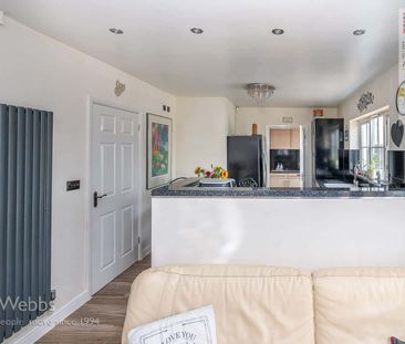 Chenet Way, Cannock - Photo 3