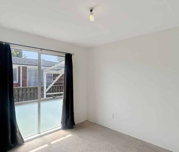 CLOVERLEA - 3 BEDROOMS - Photo 2