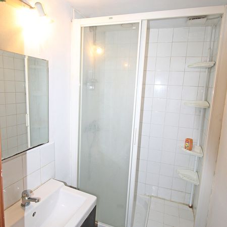 Location Appartement 2 pièces 44m² LA SEYNE SUR MER 83500 - Photo 3