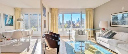 Appartement • Ile de la Jatte-Parc d'Orléans - Photo 2