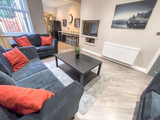 Birstall Road, L6 - Photo 1