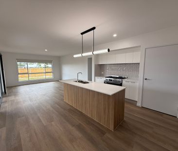 10 Quetta Close, QLD 4655, Eli Waters - Photo 3