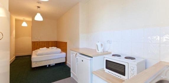 Studio to rent - Photo 2