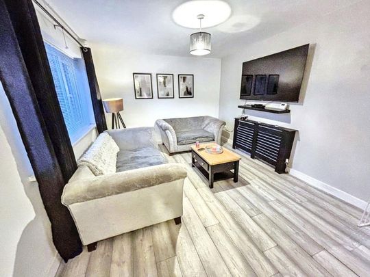 3 bedroom semi-detached house to rent - Photo 1