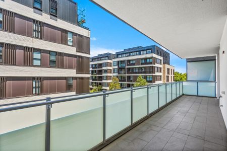 Two Bedroom Apartment with Terrace + Pool - Photo 4