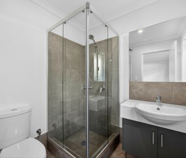 Brand new home waiting for it's first family - Photo 3