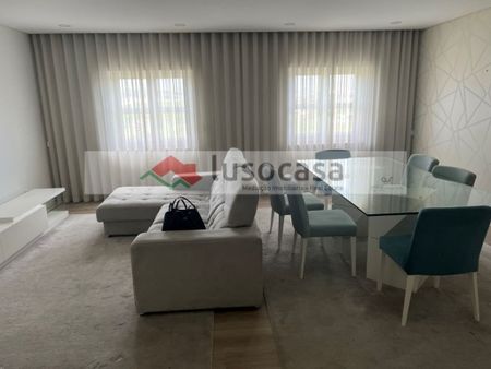 3 room luxury Apartment for rent in Amadora, Lisbon - Photo 3