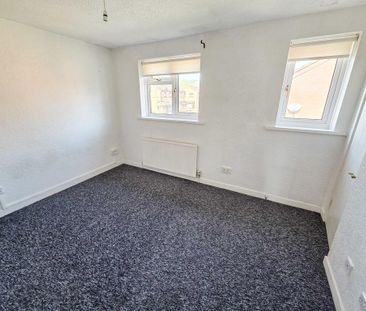 2 bedroom semi-detached house to rent - Photo 5