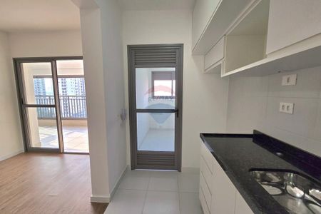 Apartamento para locação na Vila Prudente, 72 metros, 2 quartos, sendo 1 suíte, varanda com churrasqueira,, área de serviço e 1 vaga - Foto 2
