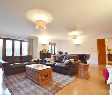 5 bedroom detached house to rent - Photo 1