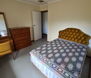 4-bedroom shared house / townhouse, Military Road - Photo 3