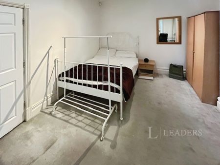 Kingswood road, Manchester, M14 - Photo 2