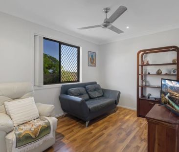 Peaceful and private with ocean breeze - Photo 1