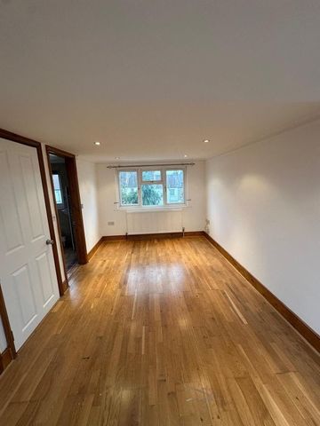 Lakehall Gardens, CR7 - Photo 3