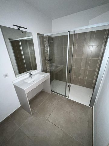 location Appartement T2 DE 46.1m² À BESANCON - Photo 4