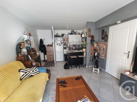Location Appartement 2 pièces 39m² BRIE COMTE ROBERT 77170 - Photo 2